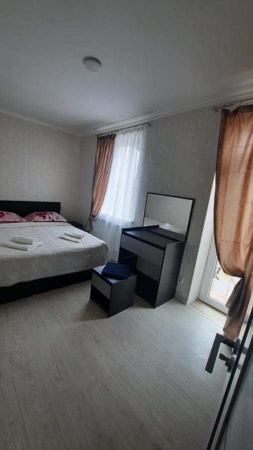 Old Arch Hotel Gjoumri Kültér fotó